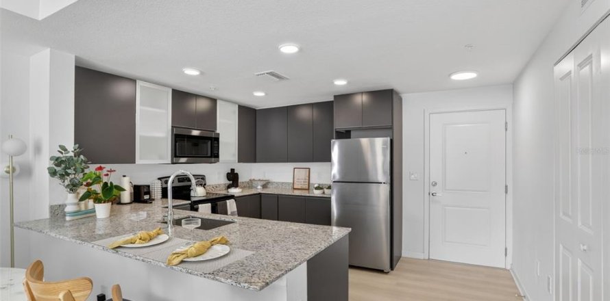 Condo à Orlando, Floride, 2 chambres  № 2110349