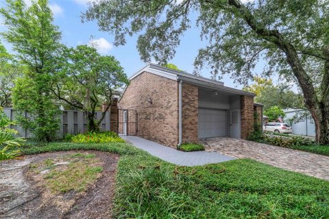 Townhouse in Longwood, Florida 3 bedrooms, 196.12 sq.m. № 1903834 - photo 2
