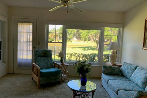 Villa ou maison à louer à Palm Harbor, Floride: 2 chambres, 113.34 m2 № 1888516 - photo 5