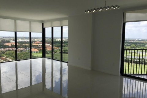 Снять в аренду кондоминиум в Дорал, Флорида 3 спальни, 123.37м2, № 2045151 - фото 3