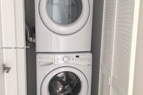 Снять в аренду кондоминиум в Дорал, Флорида 3 спальни, 123.37м2, № 2045151 - фото 18