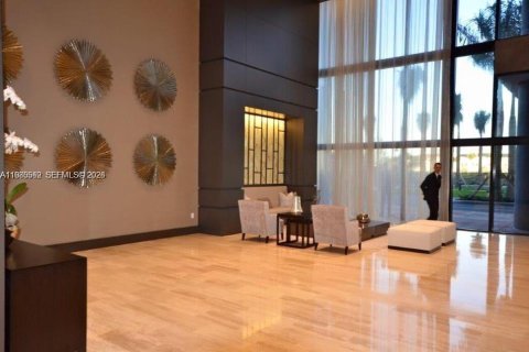 Снять в аренду кондоминиум в Дорал, Флорида 3 спальни, 123.37м2, № 2045151 - фото 7