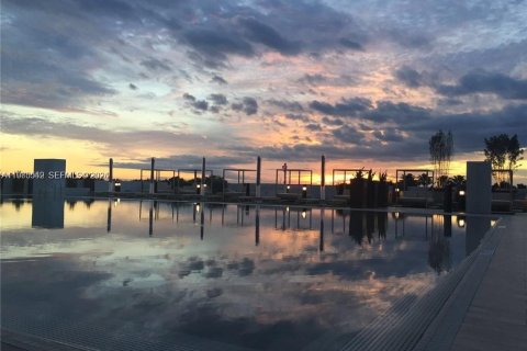 Снять в аренду кондоминиум в Дорал, Флорида 3 спальни, 123.37м2, № 2045151 - фото 5