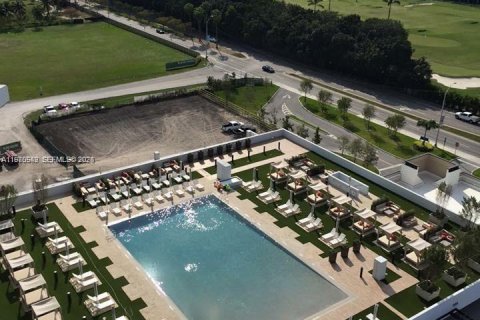 Снять в аренду кондоминиум в Дорал, Флорида 3 спальни, 123.37м2, № 2045151 - фото 17