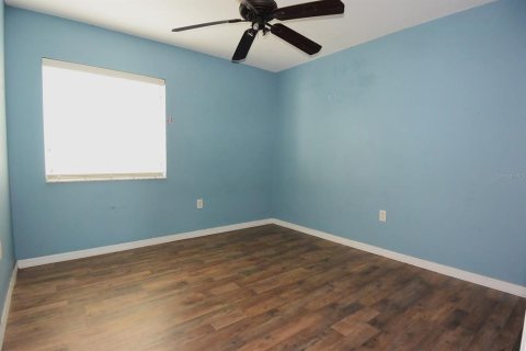 Casa en venta en New Port Richey, Florida, 4 dormitorios, 138.8 m2 № 1919913 - foto 14