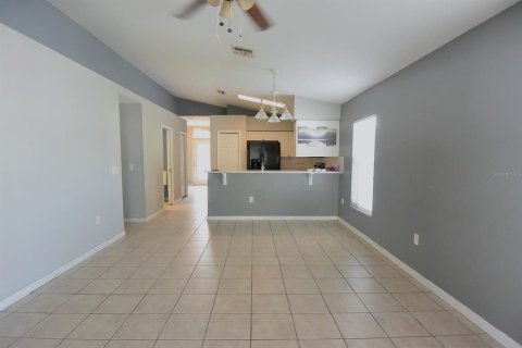 Casa en venta en New Port Richey, Florida, 4 dormitorios, 138.8 m2 № 1919913 - foto 8
