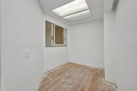 Propiedad comercial en alquiler en Port Charlotte, Florida, 158.49 m2 № 1819290 - foto 21