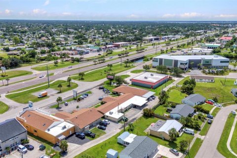 Propiedad comercial en alquiler en Port Charlotte, Florida, 158.49 m2 № 1819290 - foto 7