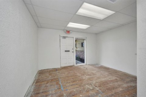 Propiedad comercial en alquiler en Port Charlotte, Florida, 158.49 m2 № 1819290 - foto 16