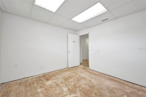 Propiedad comercial en alquiler en Port Charlotte, Florida, 158.49 m2 № 1819290 - foto 20