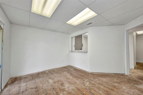 Propiedad comercial en alquiler en Port Charlotte, Florida, 158.49 m2 № 1819290 - foto 18