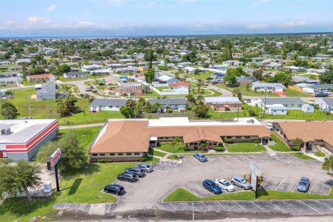 Propiedad comercial en alquiler en Port Charlotte, Florida, 158.49 m2 № 1819290 - foto 11