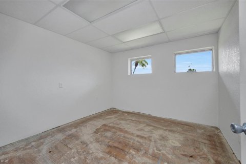 Propiedad comercial en alquiler en Port Charlotte, Florida, 158.49 m2 № 1819290 - foto 22