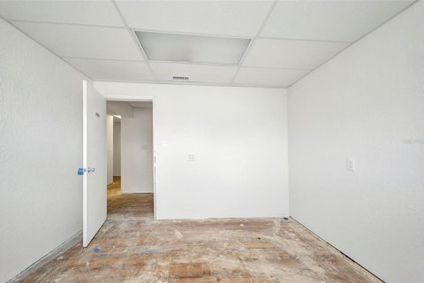 Propiedad comercial en alquiler en Port Charlotte, Florida, 158.49 m2 № 1819290 - foto 25