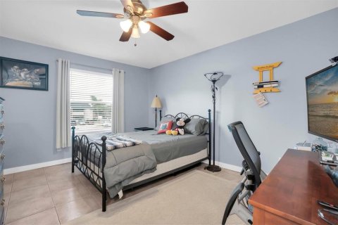 Condo in Saint Petersburg, Florida, 2 bedrooms № 2198380 - photo 14