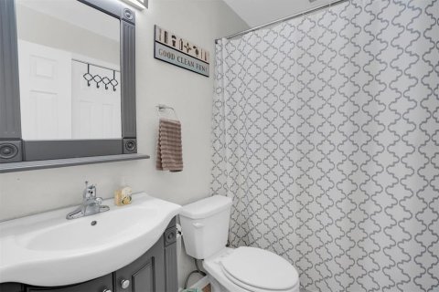 Condo in Saint Petersburg, Florida, 2 bedrooms № 2198380 - photo 12
