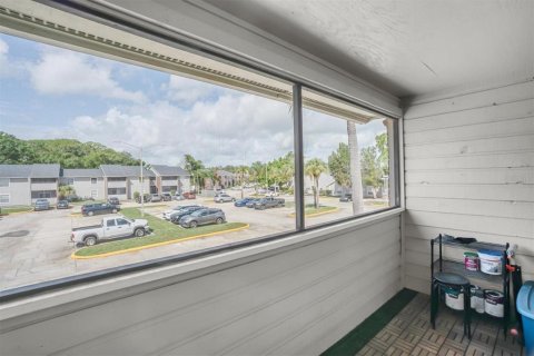 Condo in Saint Petersburg, Florida, 2 bedrooms № 2198380 - photo 10