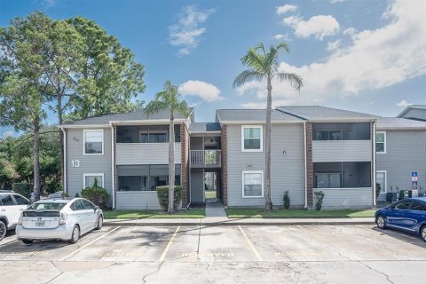 Condo in Saint Petersburg, Florida, 2 bedrooms № 2198380 - photo 2