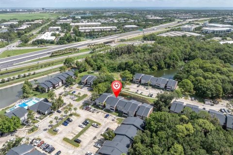 Condo in Saint Petersburg, Florida, 2 bedrooms № 2198380 - photo 3
