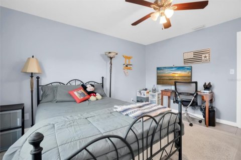 Condo in Saint Petersburg, Florida, 2 bedrooms № 2198380 - photo 13