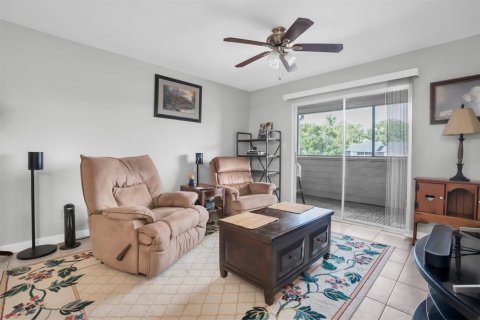 Condo in Saint Petersburg, Florida, 2 bedrooms № 2198380 - photo 27