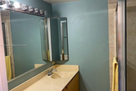 Townhouse in West Palm Beach, Florida 2 bedrooms, 114.83 sq.m. № 1860157 - photo 12