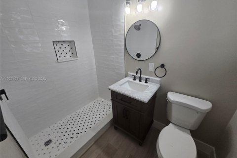 Commercial property in Fort Lauderdale, Florida 169.18 sq.m. № 1990216 - photo 22