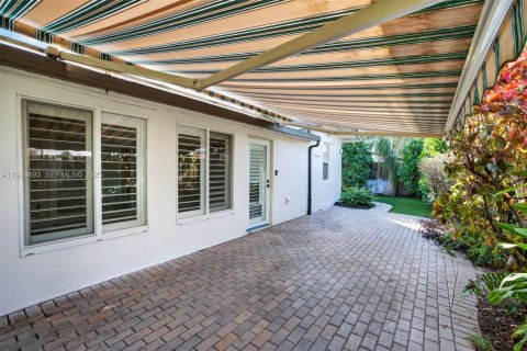 Commercial property in Fort Lauderdale, Florida 169.18 sq.m. № 1990216 - photo 2