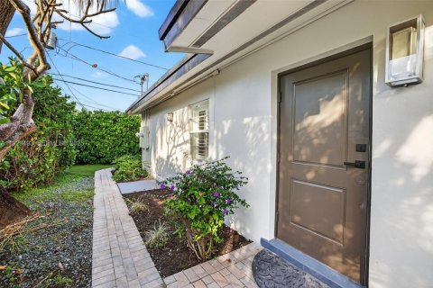 Commercial property in Fort Lauderdale, Florida 169.18 sq.m. № 1990216 - photo 13