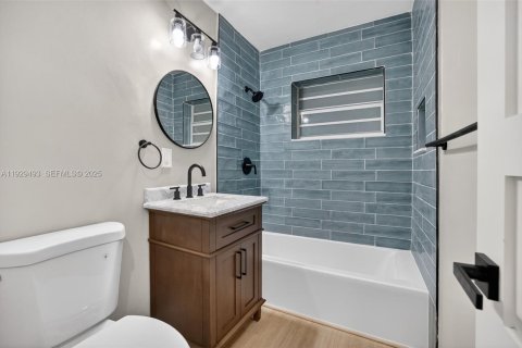 Commercial property in Fort Lauderdale, Florida 169.18 sq.m. № 1990216 - photo 27