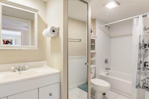 Купить таунхаус в Купер-Сити, Флорида 2 спальни, 117.43м2, № 1774534 - фото 30