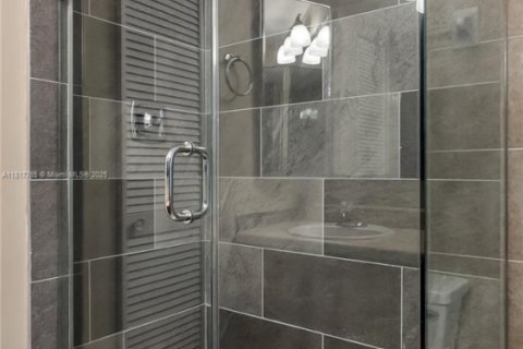 Купить таунхаус в Купер-Сити, Флорида 2 спальни, 117.43м2, № 1774534 - фото 25