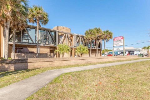 Купить коммерческую недвижимость в Коко-Бич, Флорида № 1522684 - фото 2