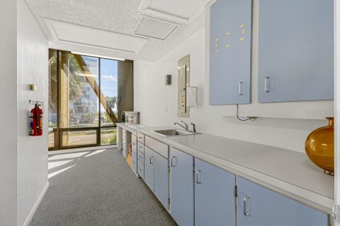 Купить коммерческую недвижимость в Коко-Бич, Флорида № 1522684 - фото 10