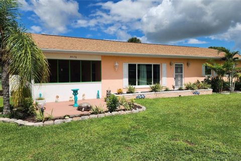 Casa en Punta Gorda, Florida 3 dormitorios, 136.01 m2 № 2388620