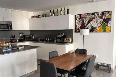 Condominio en venta en Miami, Florida, 2 dormitorios, 127.28 m2 № 1958950 - foto 2