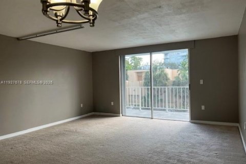 Снять в аренду кондоминиум в Норт-Майами, Флорида 53.51м2, № 1990644 - фото 7