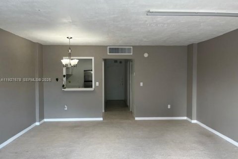 Снять в аренду кондоминиум в Норт-Майами, Флорида 53.51м2, № 1990644 - фото 8