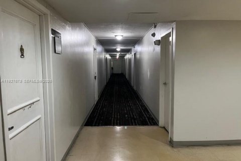 Снять в аренду кондоминиум в Норт-Майами, Флорида 53.51м2, № 1990644 - фото 3