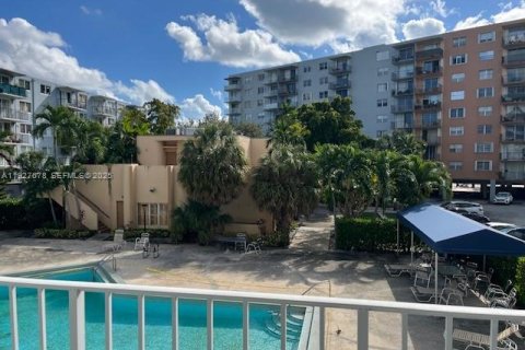 Снять в аренду кондоминиум в Норт-Майами, Флорида 53.51м2, № 1990644 - фото 10