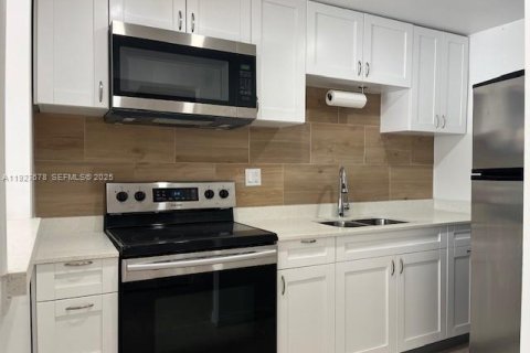 Снять в аренду кондоминиум в Норт-Майами, Флорида 53.51м2, № 1990644 - фото 5
