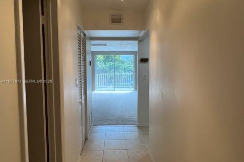 Снять в аренду кондоминиум в Норт-Майами, Флорида 53.51м2, № 1990644 - фото 15