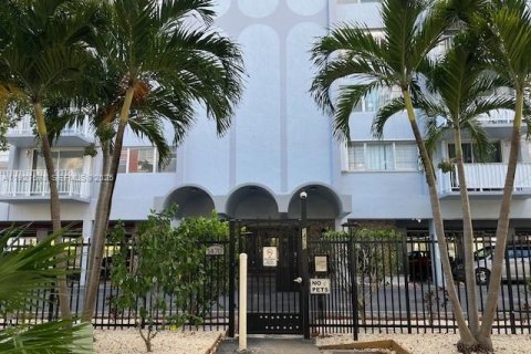 Снять в аренду кондоминиум в Норт-Майами, Флорида 53.51м2, № 1990644 - фото 2