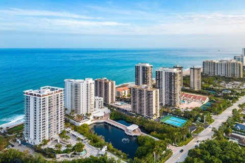 Condo in Riviera Beach, Florida, 2 bedrooms  № 1098747 - photo 1