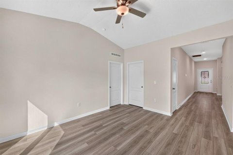 Villa ou maison à vendre à Deltona, Floride: 3 chambres, 112.04 m2 № 2306789 - photo 8