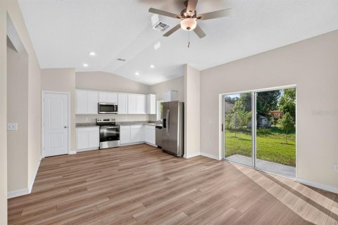 Villa ou maison à vendre à Deltona, Floride: 3 chambres, 112.04 m2 № 2306789 - photo 6