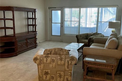 Condo in Kenneth City, Florida, 2 bedrooms  № 2093657