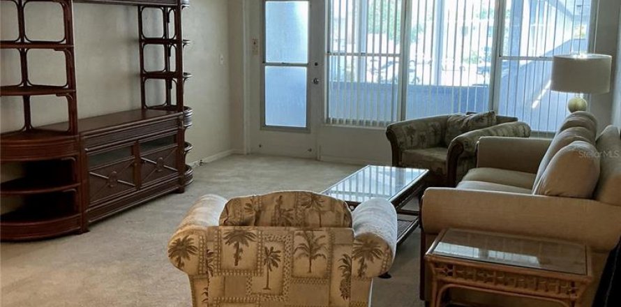 Condo in Kenneth City, Florida, 2 bedrooms  № 2093657