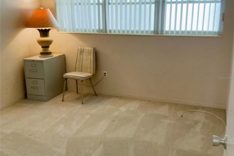Condo in Kenneth City, Florida, 2 bedrooms  № 2093657 - photo 10