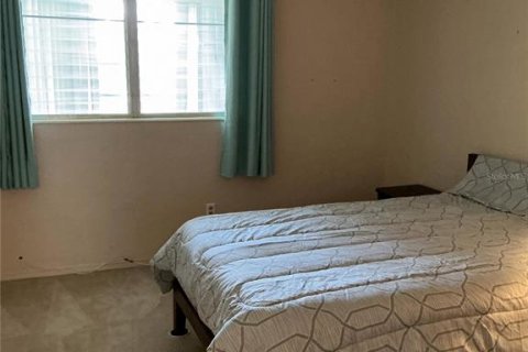 Condo in Kenneth City, Florida, 2 bedrooms  № 2093657 - photo 8